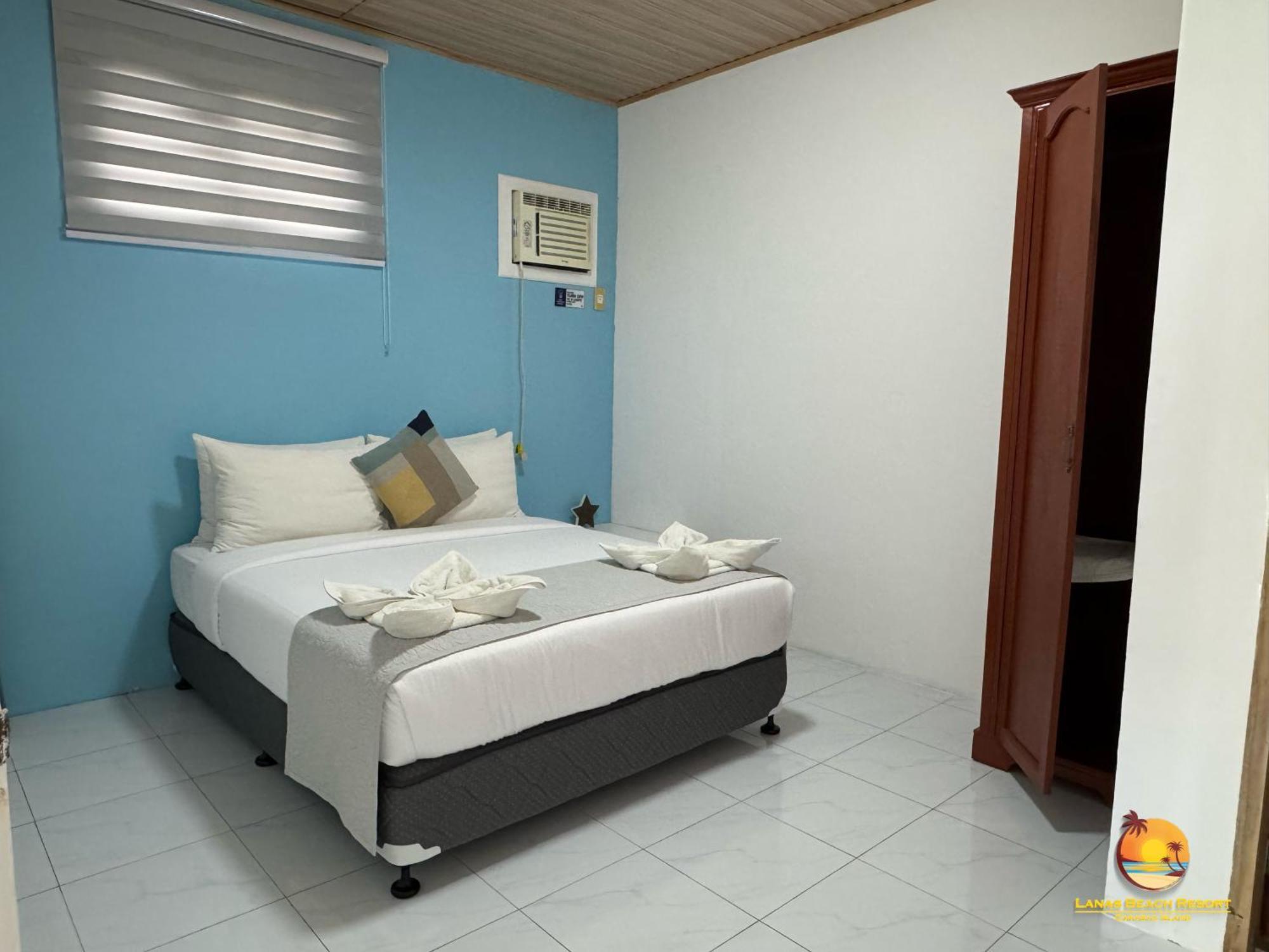 Lanas Beach Resort Carabao Island San Jose  Exterior photo